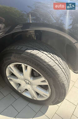 Позашляховик / Кросовер Volkswagen Touareg 2006 в 