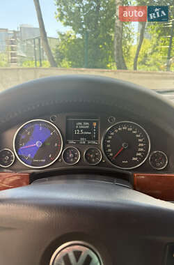 Позашляховик / Кросовер Volkswagen Touareg 2006 в 