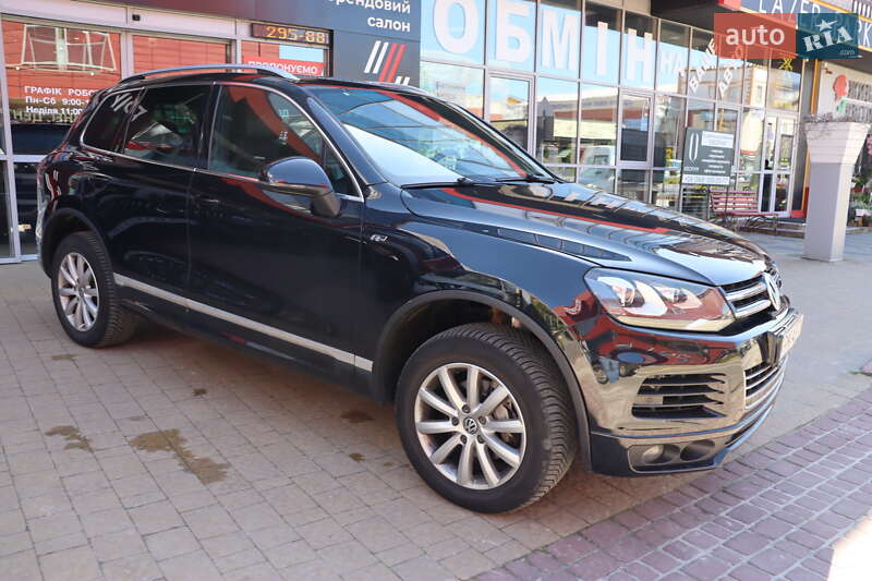 Внедорожник / Кроссовер Volkswagen Touareg 2013 в Львове
