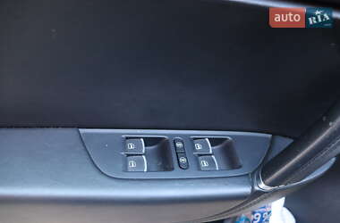 Внедорожник / Кроссовер Volkswagen Touareg 2013 в 