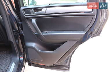 Внедорожник / Кроссовер Volkswagen Touareg 2013 в 
