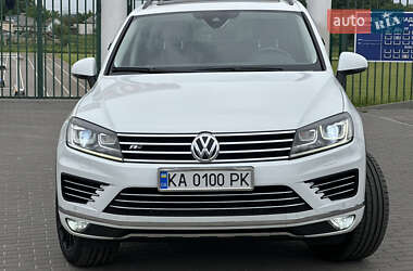 Позашляховик / Кросовер Volkswagen Touareg 2016 в 