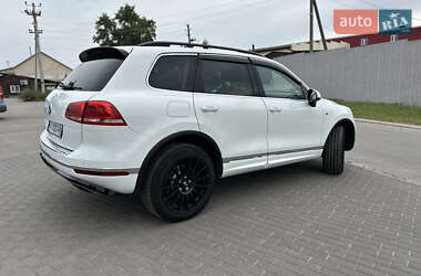 Позашляховик / Кросовер Volkswagen Touareg 2016 в 