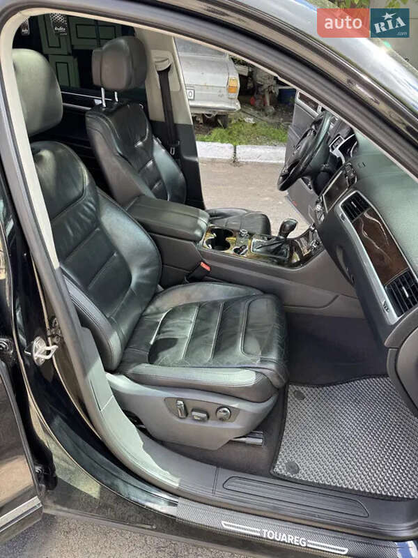 Позашляховик / Кросовер Volkswagen Touareg 2013 в Черкасах