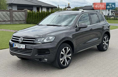 Позашляховик / Кросовер Volkswagen Touareg 2011 в 
