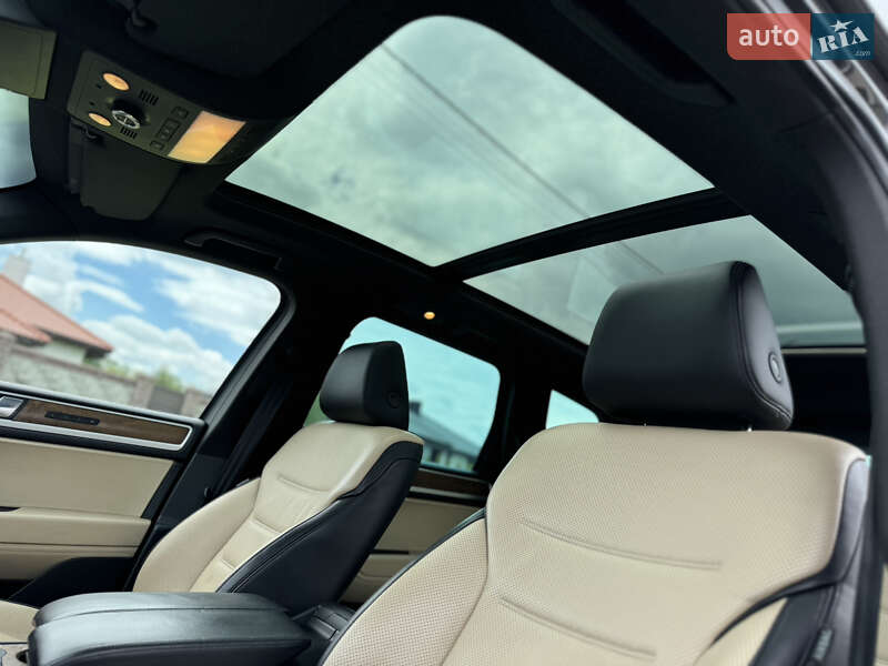 Внедорожник / Кроссовер Volkswagen Touareg 2011 в Ровно