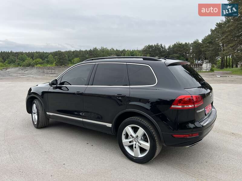 Внедорожник / Кроссовер Volkswagen Touareg 2011 в Радивилове