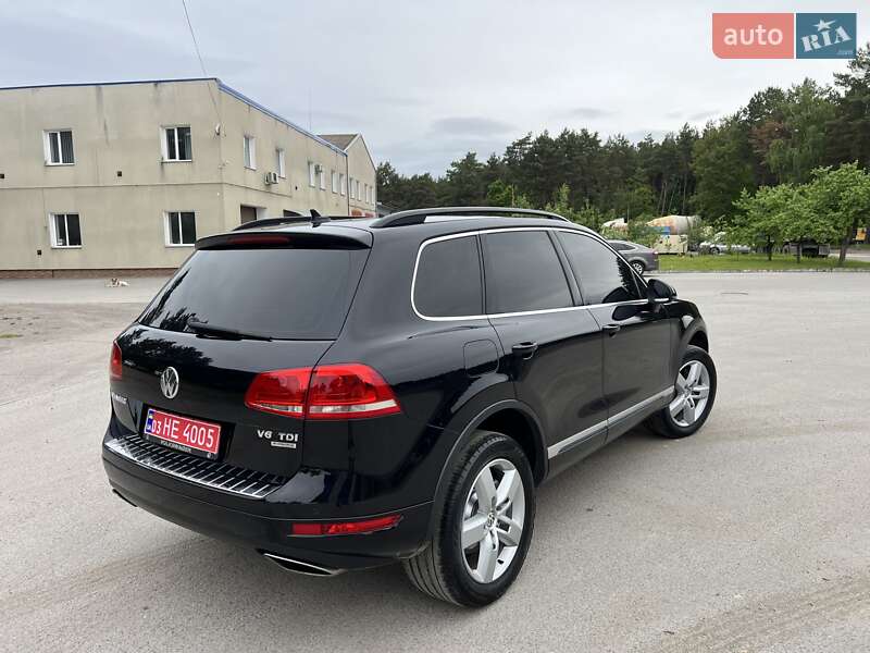Внедорожник / Кроссовер Volkswagen Touareg 2011 в Радивилове