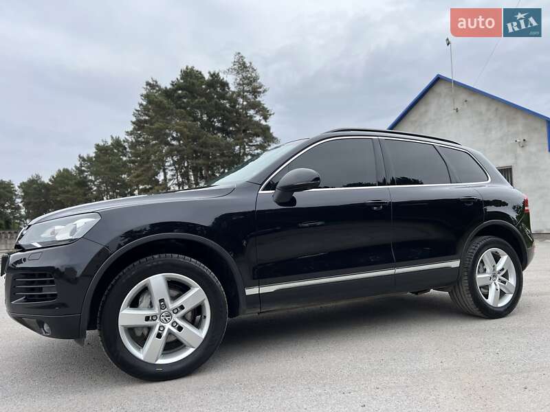 Внедорожник / Кроссовер Volkswagen Touareg 2011 в Радивилове