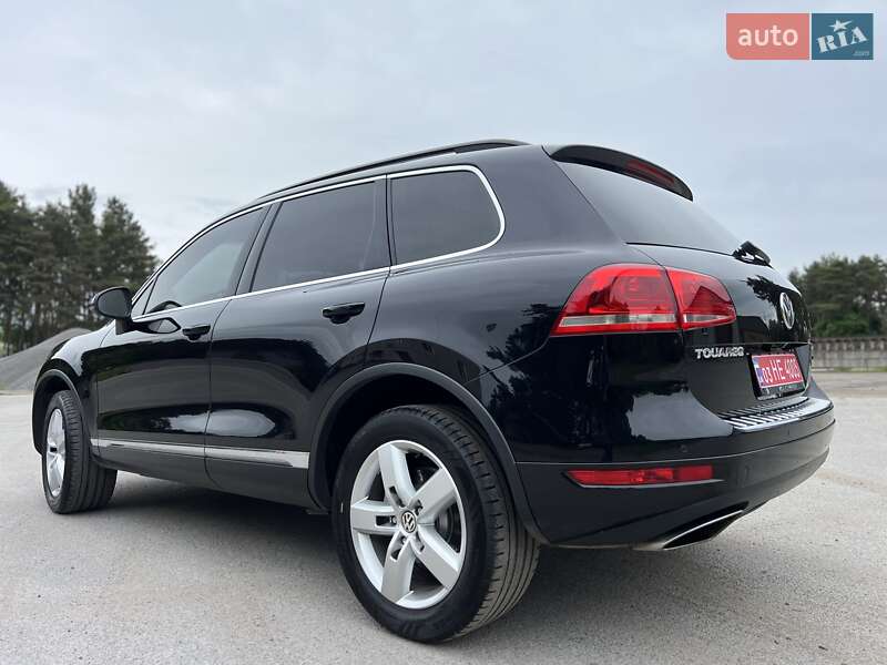 Внедорожник / Кроссовер Volkswagen Touareg 2011 в Радивилове