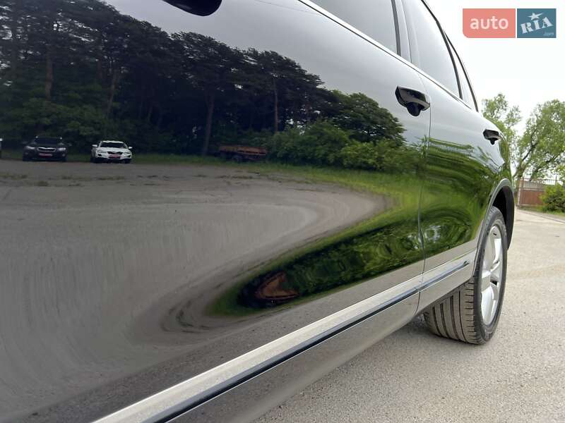 Внедорожник / Кроссовер Volkswagen Touareg 2011 в Радивилове