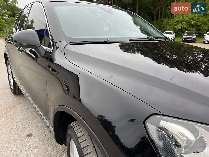 Внедорожник / Кроссовер Volkswagen Touareg 2011 в Радивилове