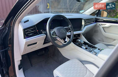Внедорожник / Кроссовер Volkswagen Touareg 2021 в 
