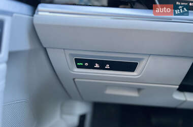 Внедорожник / Кроссовер Volkswagen Touareg 2021 в 