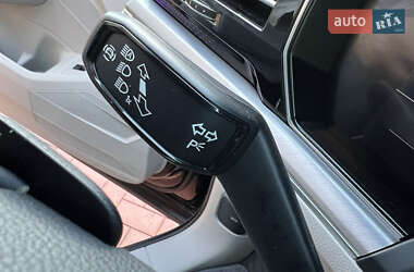 Внедорожник / Кроссовер Volkswagen Touareg 2021 в 