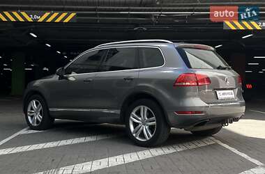 Внедорожник / Кроссовер Volkswagen Touareg 2012 в 