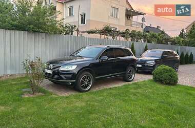 Позашляховик / Кросовер Volkswagen Touareg 2015 в 