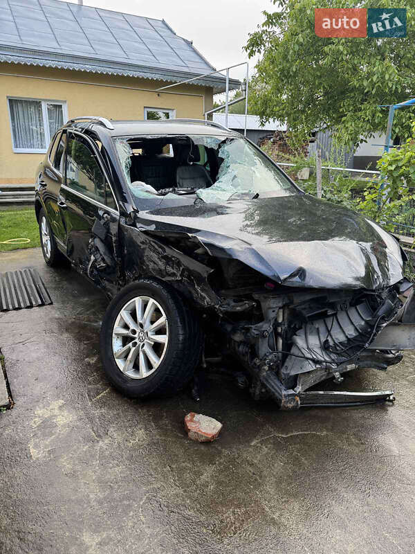 Позашляховик / Кросовер Volkswagen Touareg 2011 в Делятині