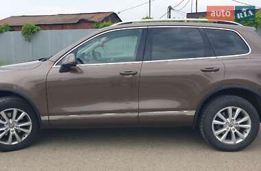 Позашляховик / Кросовер Volkswagen Touareg 2013 в 