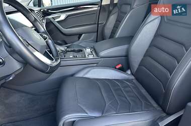 Позашляховик / Кросовер Volkswagen Touareg 2021 в 