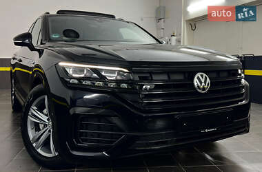 Внедорожник / Кроссовер Volkswagen Touareg 2019 в 