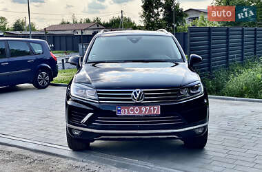 Внедорожник / Кроссовер Volkswagen Touareg 2017 в 