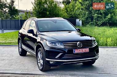Внедорожник / Кроссовер Volkswagen Touareg 2017 в 