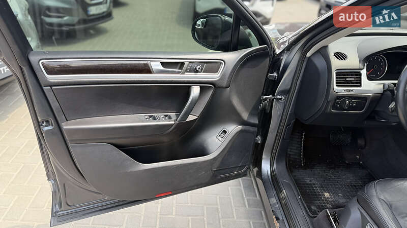 Позашляховик / Кросовер Volkswagen Touareg 2010 в Кропивницькому