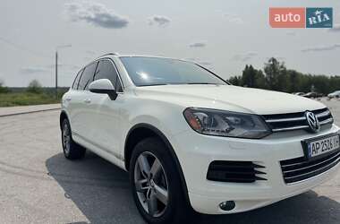 Позашляховик / Кросовер Volkswagen Touareg 2012 в 