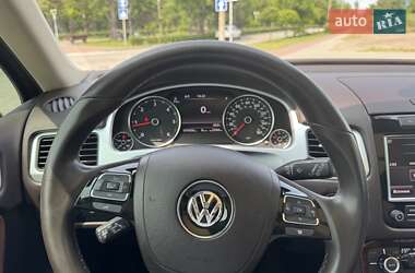 Позашляховик / Кросовер Volkswagen Touareg 2012 в 