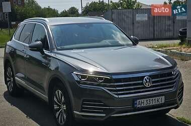 Внедорожник / Кроссовер Volkswagen Touareg 2019 в Киеве