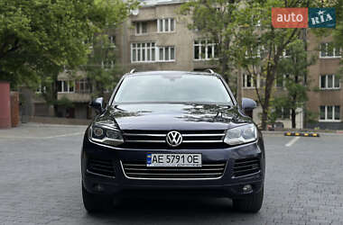 Позашляховик / Кросовер Volkswagen Touareg 2012 в 