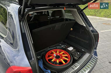 Позашляховик / Кросовер Volkswagen Touareg 2012 в 
