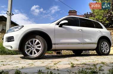 Внедорожник / Кроссовер Volkswagen Touareg 2014 в Ровно