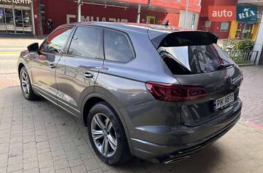 Внедорожник / Кроссовер Volkswagen Touareg 2021 в 