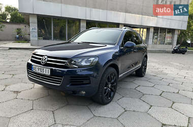Внедорожник / Кроссовер Volkswagen Touareg 2014 в Днепре