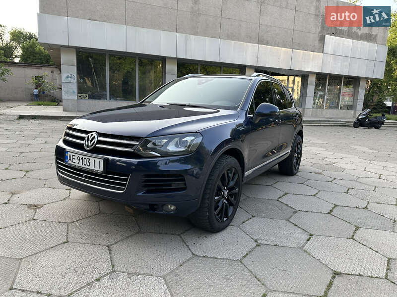 Позашляховик / Кросовер Volkswagen Touareg 2014 в 