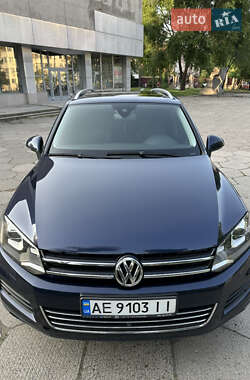 Позашляховик / Кросовер Volkswagen Touareg 2014 в 