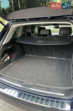 Позашляховик / Кросовер Volkswagen Touareg 2014 в 