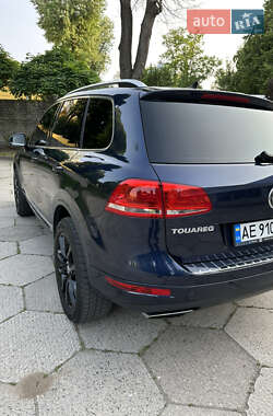 Позашляховик / Кросовер Volkswagen Touareg 2014 в 
