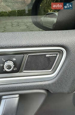 Позашляховик / Кросовер Volkswagen Touareg 2014 в 