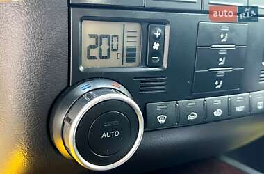 Внедорожник / Кроссовер Volkswagen Touareg 2006 в 