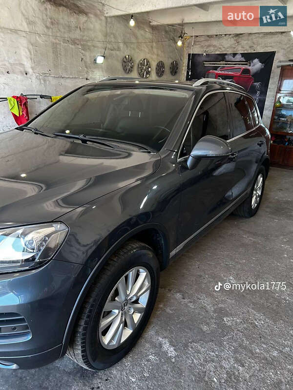 Внедорожник / Кроссовер Volkswagen Touareg 2010 в Апостолово