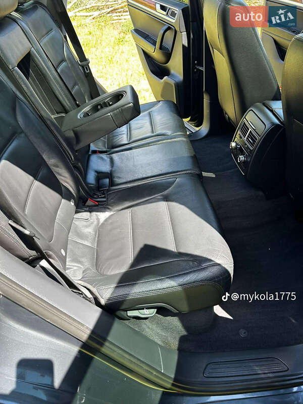 Внедорожник / Кроссовер Volkswagen Touareg 2010 в Апостолово