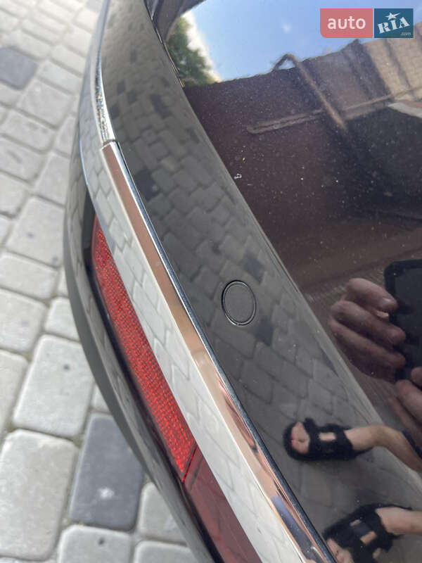 Позашляховик / Кросовер Volkswagen Touareg 2015 в Дніпрі