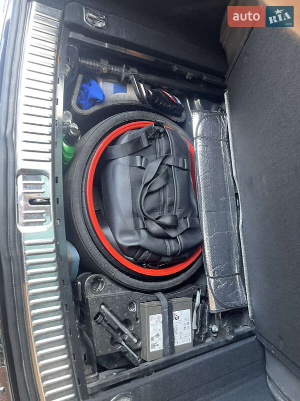 Позашляховик / Кросовер Volkswagen Touareg 2015 в Дніпрі