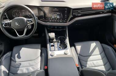 Внедорожник / Кроссовер Volkswagen Touareg 2022 в 