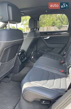 Внедорожник / Кроссовер Volkswagen Touareg 2022 в 