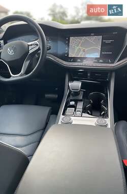 Внедорожник / Кроссовер Volkswagen Touareg 2022 в 