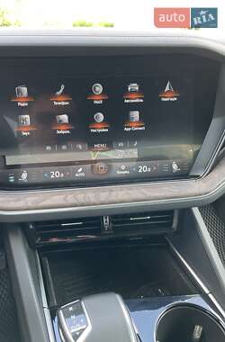 Внедорожник / Кроссовер Volkswagen Touareg 2022 в 